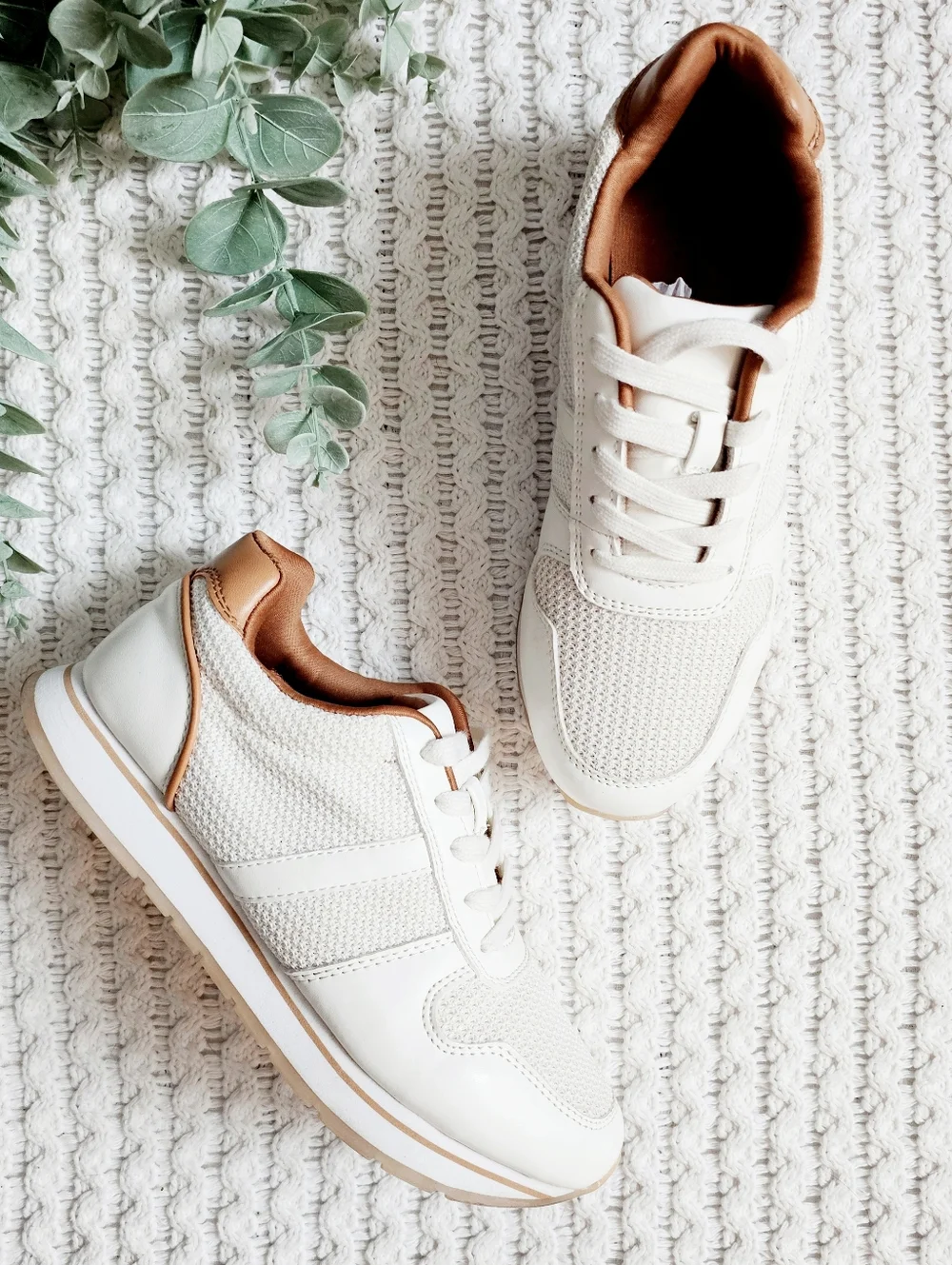 Banana Republic Retro Style Sneakers Cream Brown Lace Up Athletic Athleisure 7 - Picture 5 of 15
